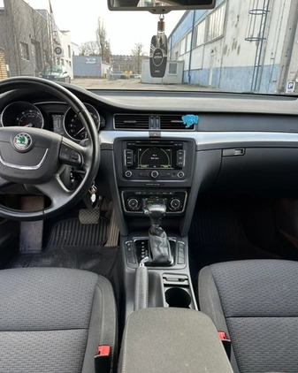 Skoda Superb cena 39999 przebieg: 173500, rok produkcji 2012 z Wrocław małe 172